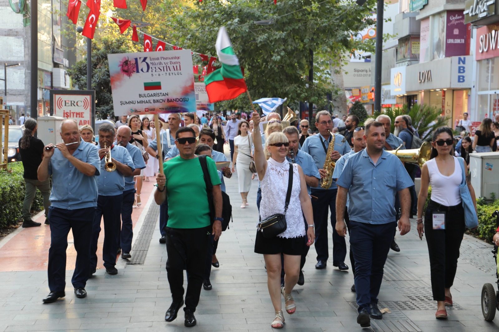 13. Uluslararası İzmit Pişmaniye Müzik ve Dans Festivali kortejle başladı (18)
