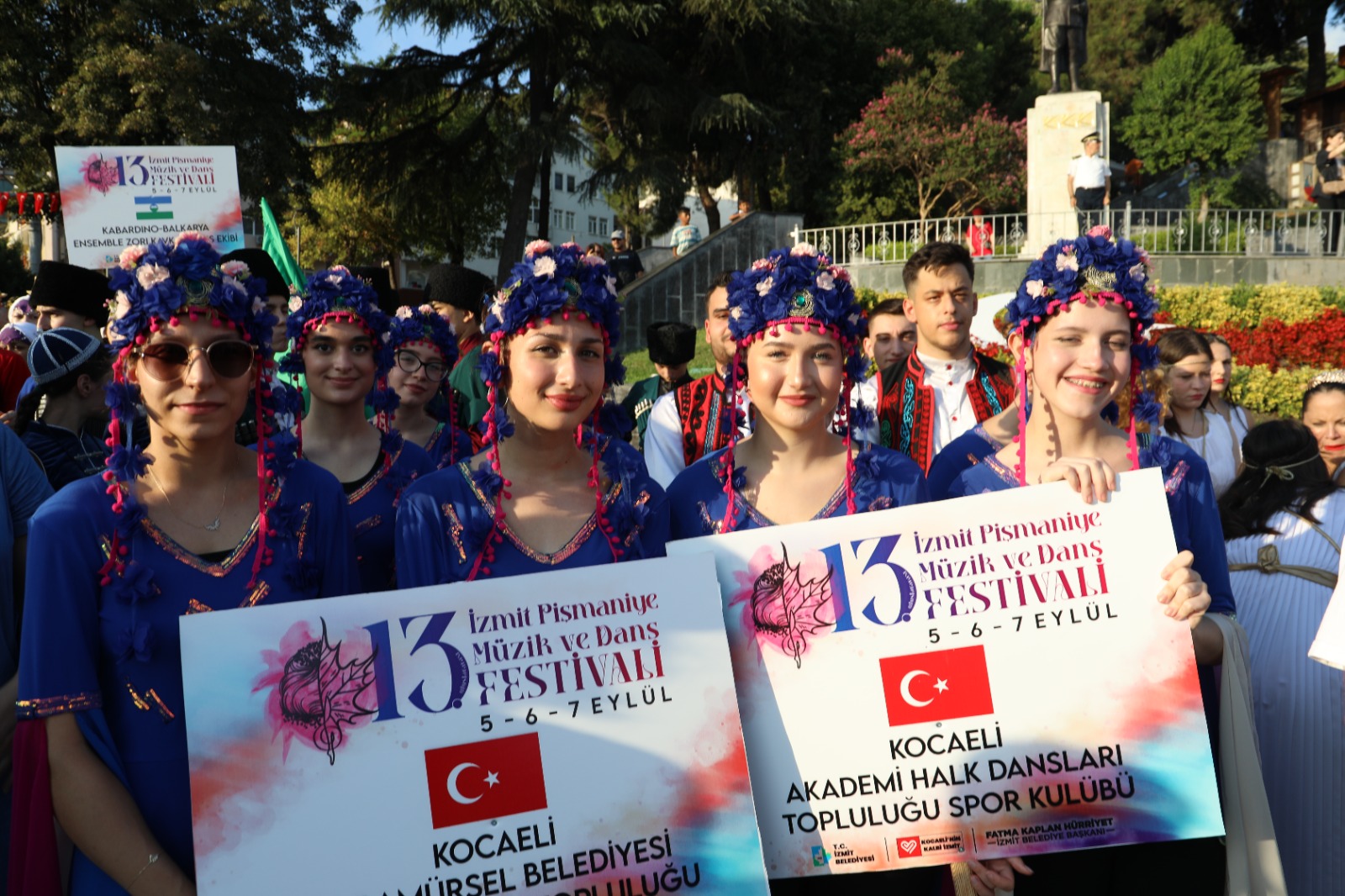 13. Uluslararası İzmit Pişmaniye Müzik ve Dans Festivali kortejle başladı (20)