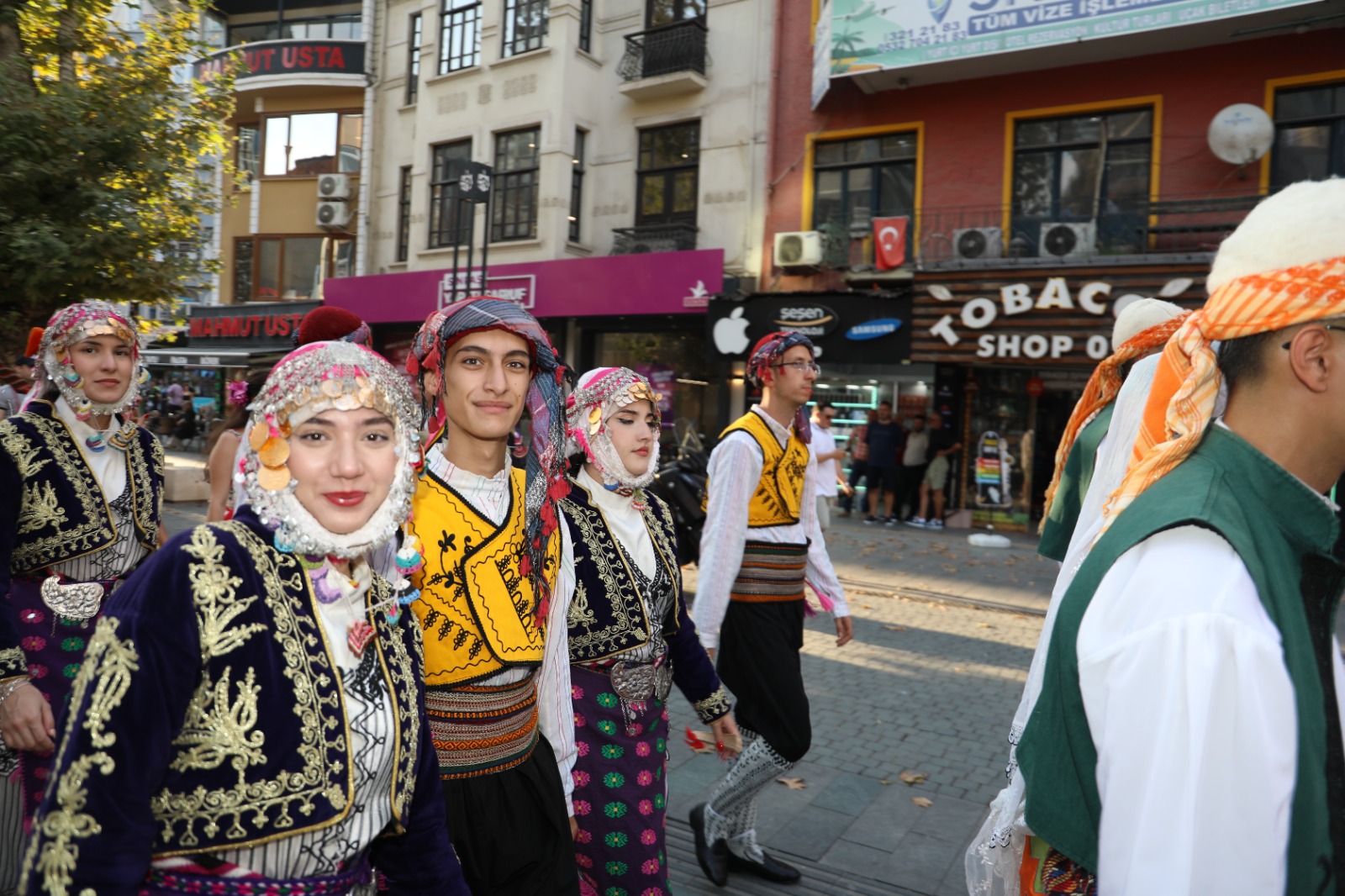 13. Uluslararası İzmit Pişmaniye Müzik ve Dans Festivali kortejle başladı (9)