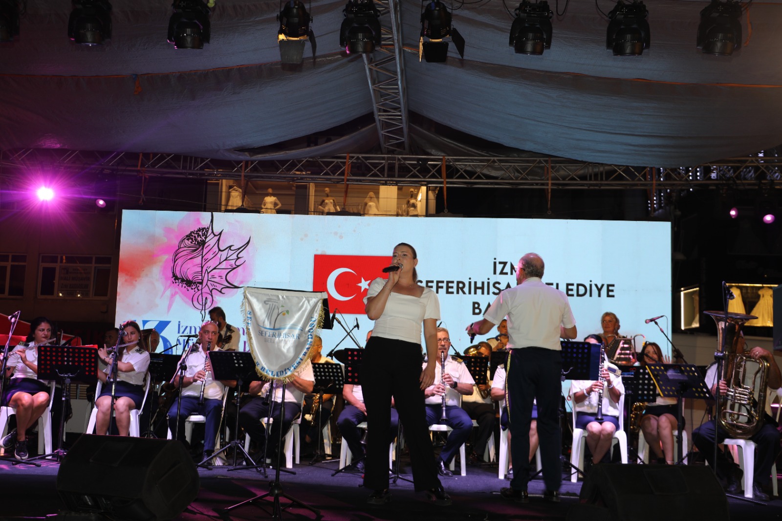Bando ekipleri Pismaniye Festivaline büyük renk kattilar (1) Bando ekipleri Pismaniye Festivaline büyük renk kattilar (1)