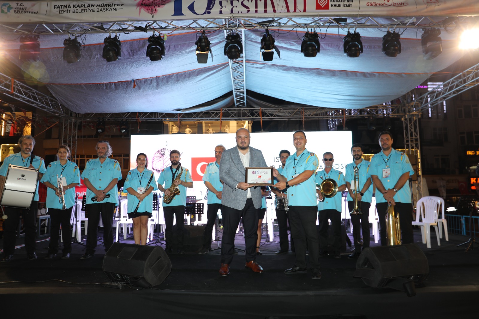 Bando ekipleri Pismaniye Festivaline büyük renk kattilar (3) Bando ekipleri Pismaniye Festivaline büyük renk kattilar (3)