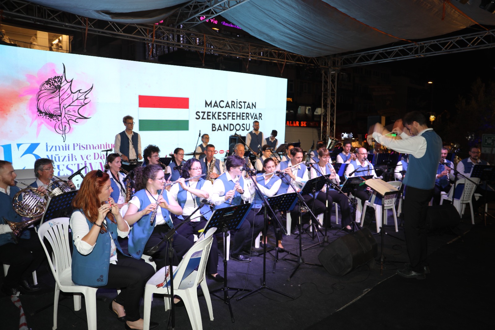 Bando ekipleri Pismaniye Festivaline büyük renk kattilar (8) Bando ekipleri Pismaniye Festivaline büyük renk kattilar (8)