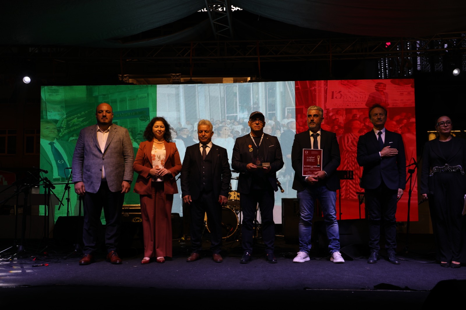 IOV-Italya Subesi Baskan Yardimcisi Marcello Perrone'ye ödülü takdim edildi