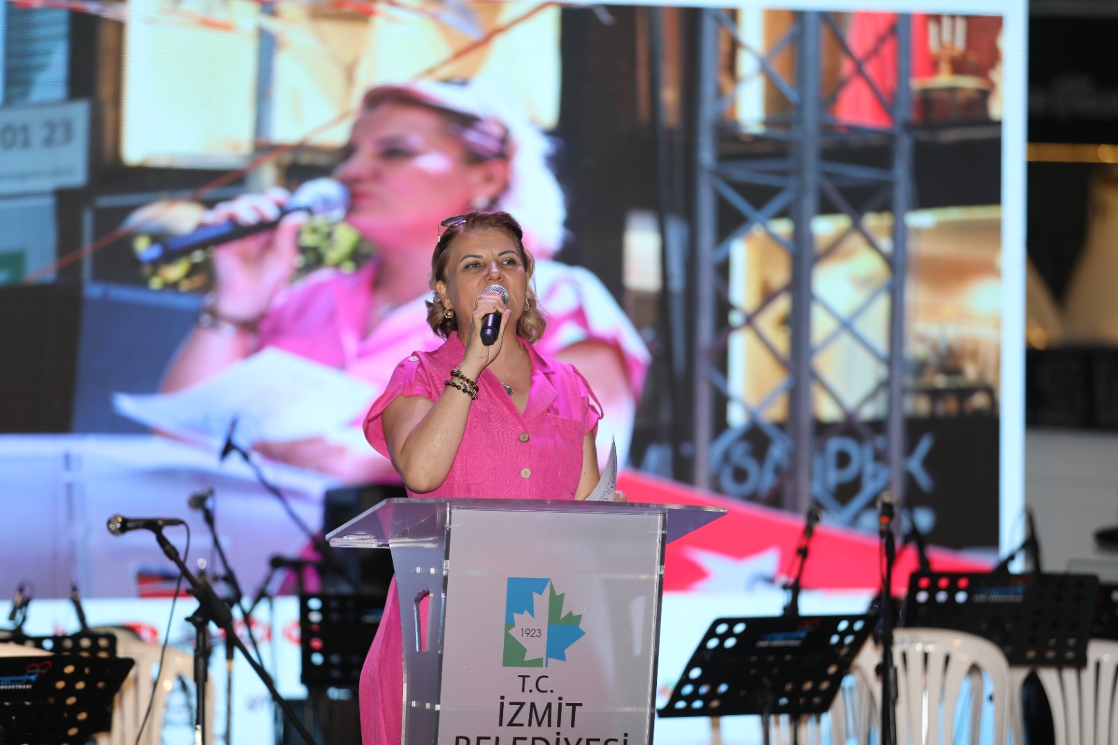 İzmit Belediye Başkanı Fatma Kaplan Hürriyet (2) İzmit Belediye Başkanı Fatma Kaplan Hürriyet (2)