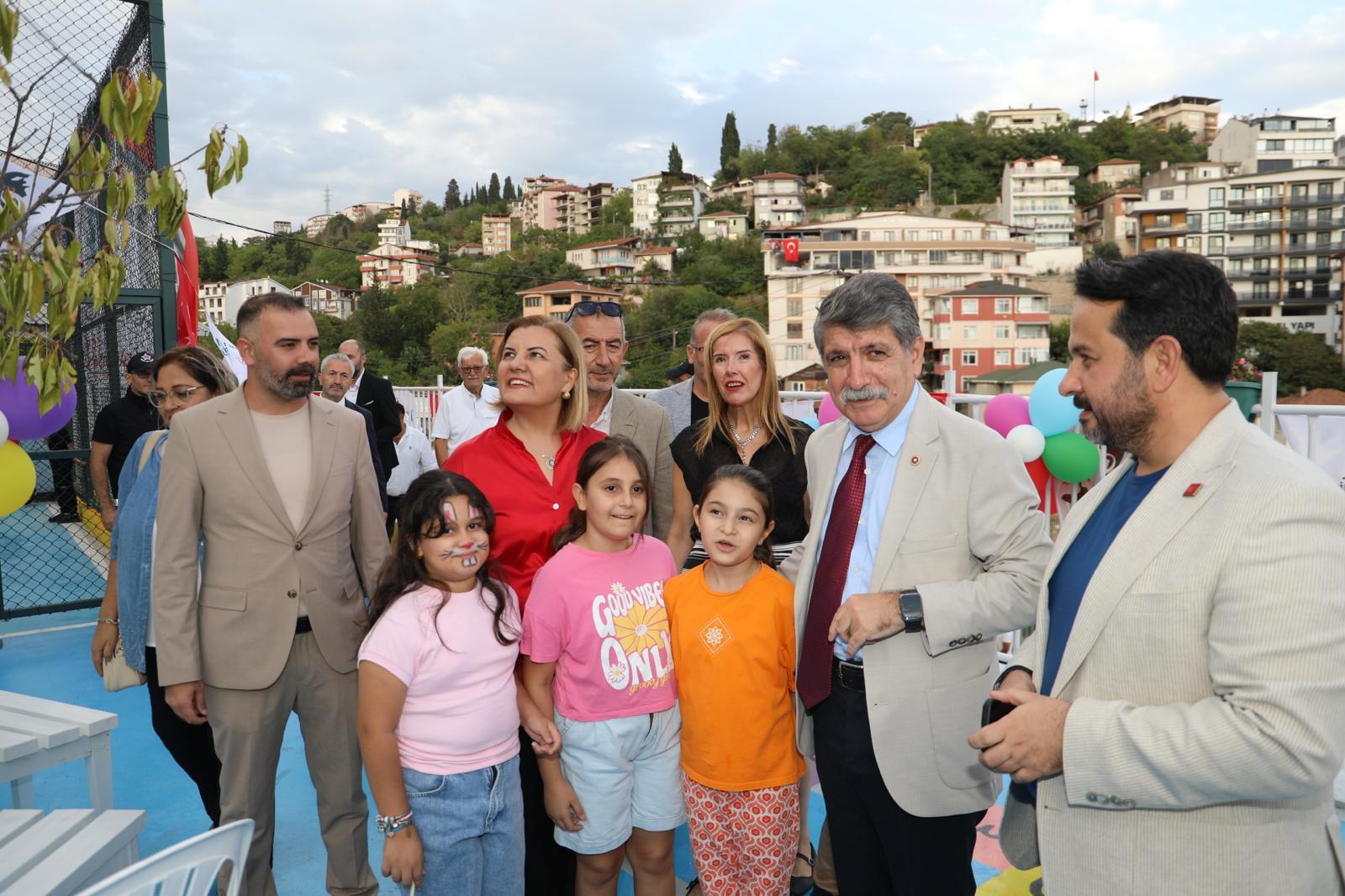 Izmit-Belediyesi-Mustafa-Pehlivan_in-adini-yasatacagi-parki-hizmete-sundu-_13_ Izmit-Belediyesi-Mustafa-Pehlivan_in-adini-yasatacagi-parki-hizmete-sundu-_13_