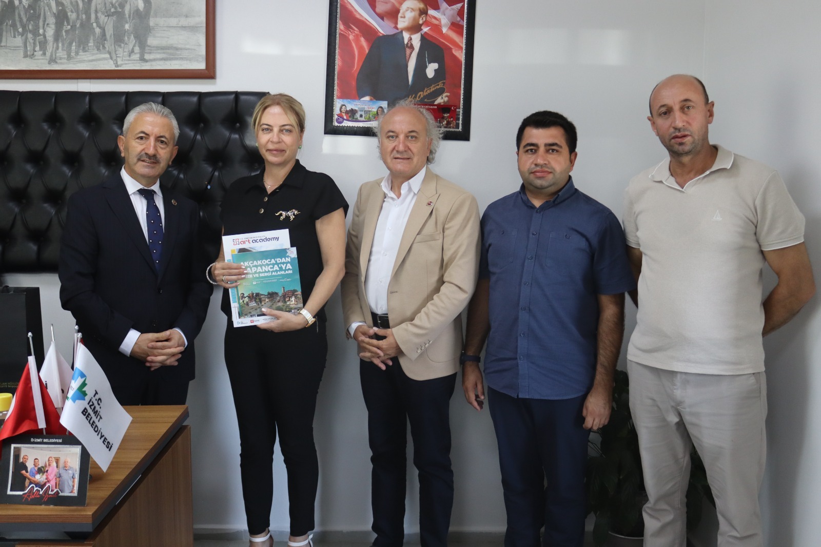 İzmit Belediyesi Tüysüzler Mahallesi’nin taleplerini yerinde dinledi (5)