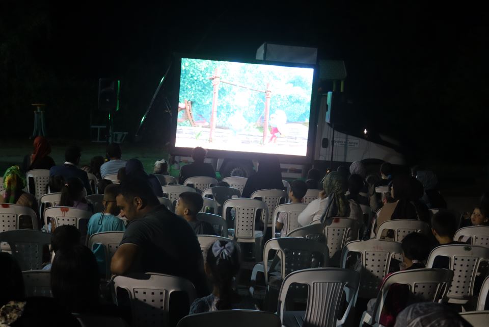 İzmit Belediyesinden Şahinlerde çocuklara unutulmaz sinema akşamı