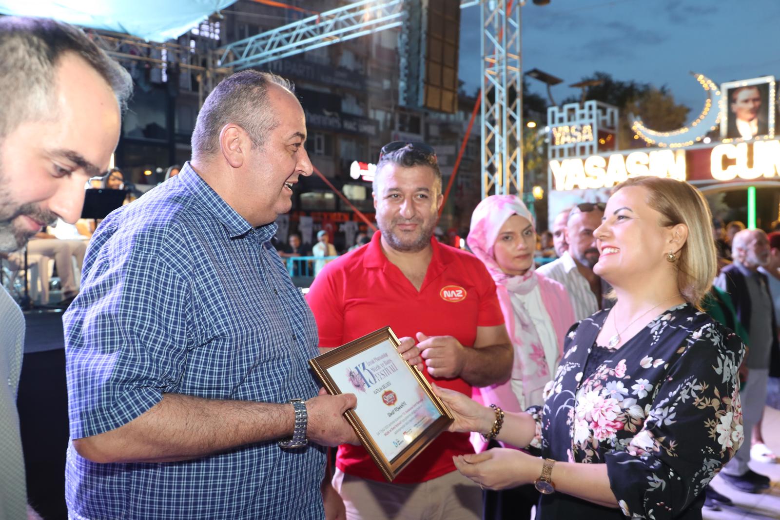 Izmit Belediyesinden pismaniyecilere tesekkür (3)