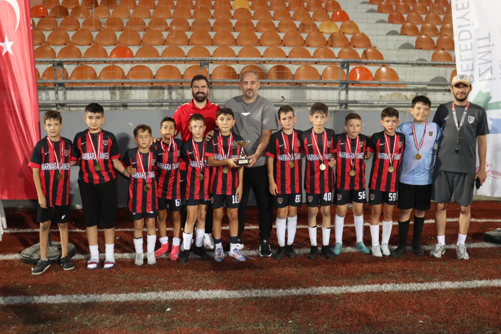 İzmit’te Zafer Bayramı futbol coşkusu yaşandı (6)