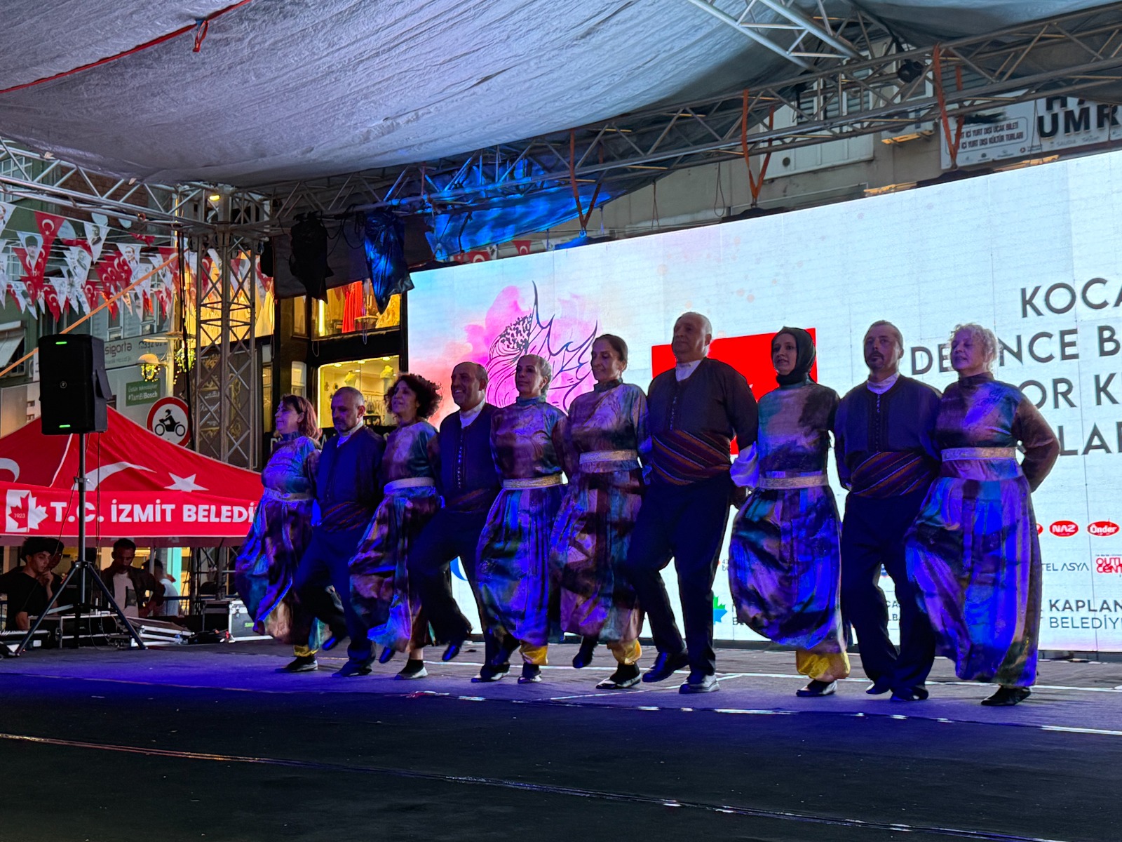Pismaniye Festivalinin 2. Gününde halk danslari ekiplerinden muhtesem performanslar (15) Pismaniye Festivalinin 2. Gününde halk danslari ekiplerinden muhtesem performanslar (15)
