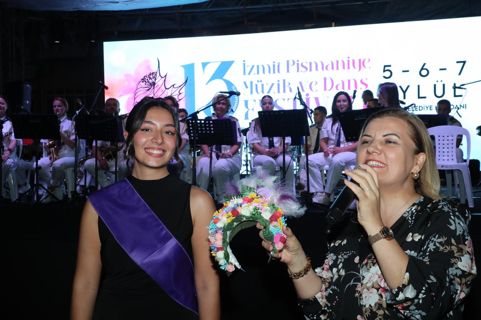 Pismaniye Güzeline tacini Fatma Baskan takdim etti (2) Pismaniye Güzeline tacini Fatma Baskan takdim etti (2)