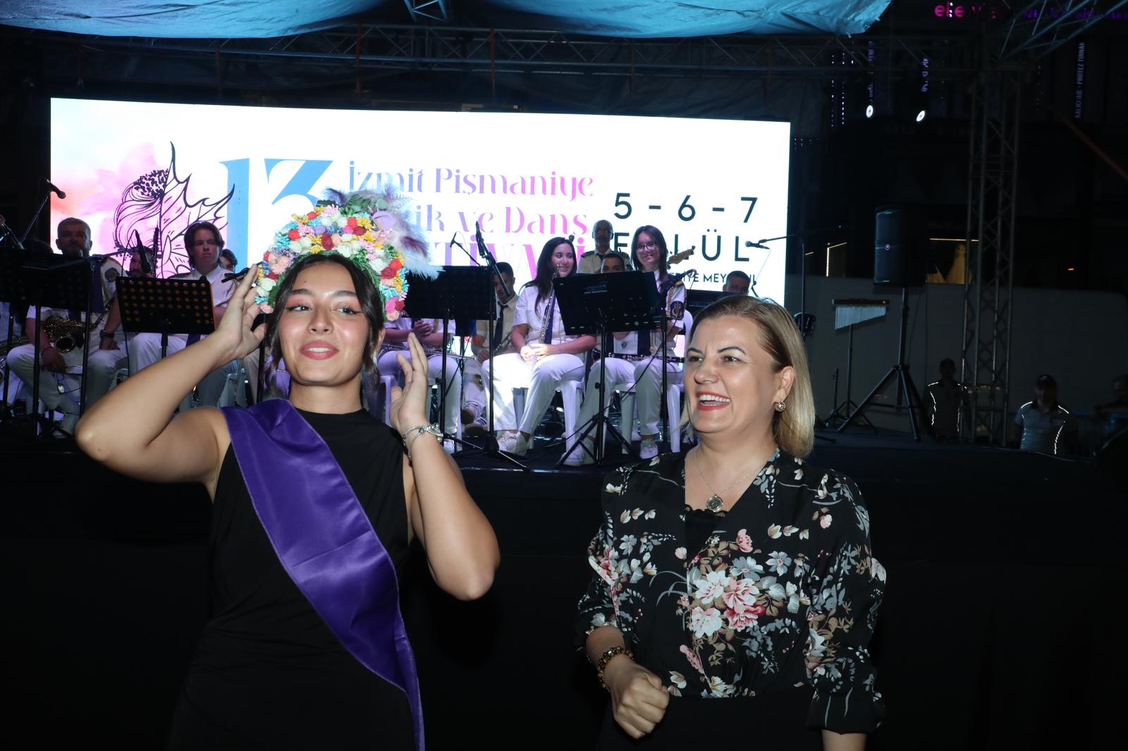 Pismaniye Güzeline tacini Fatma Baskan takdim etti (5) Pismaniye Güzeline tacini Fatma Baskan takdim etti (5)