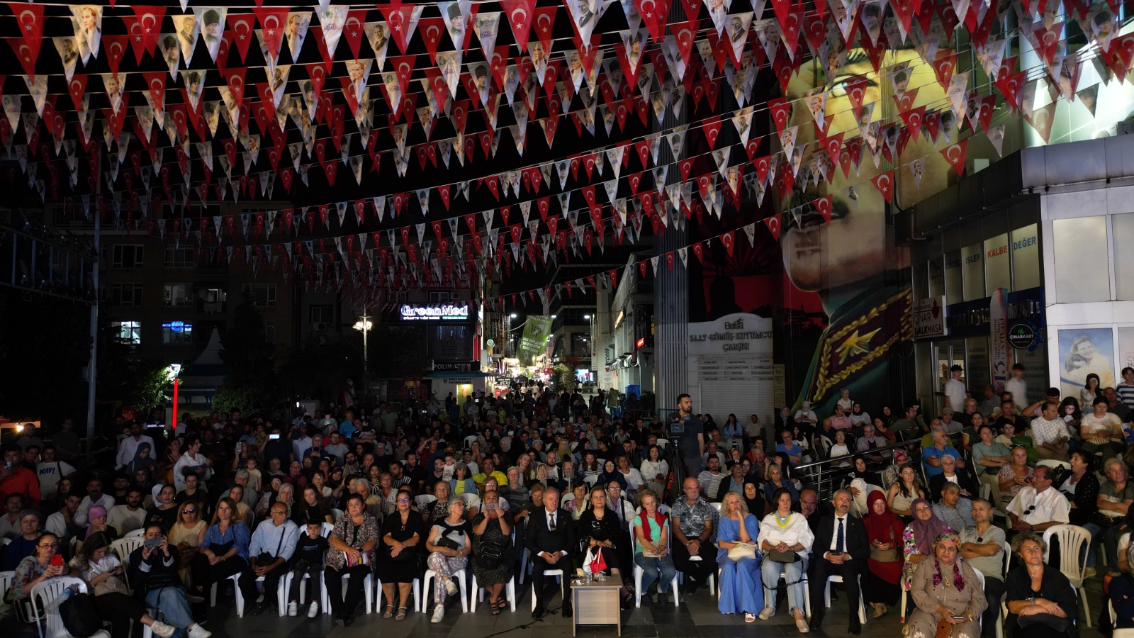 Programa çok sayida vatandas katildi (1)
