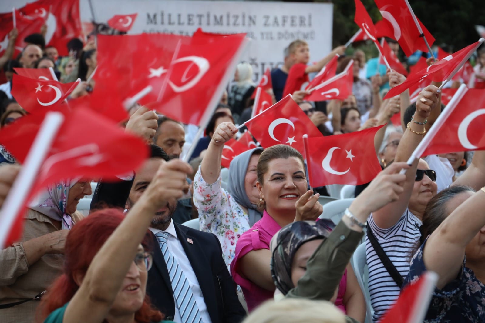Zafer Bayrami Belsa Meydaninda coskuyla kutlandi (7)
