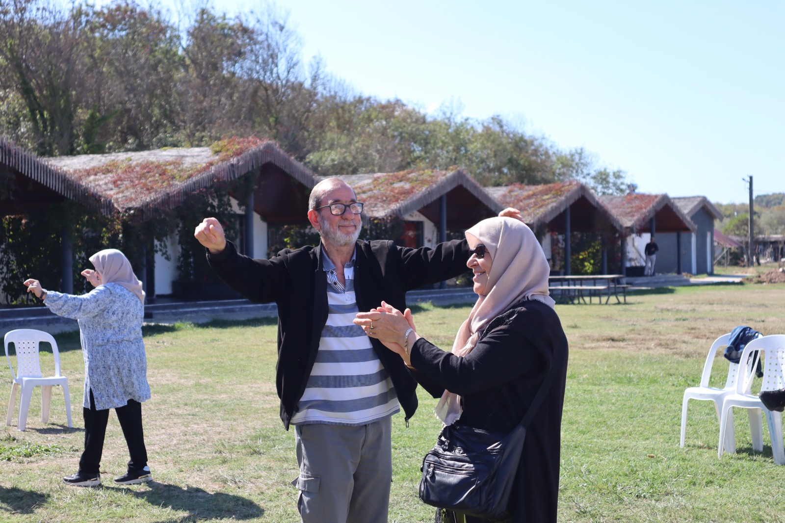 Asirlik çinarlar Dünya Yaslilar Günü sebebiyle Sarisu'da bulustu (4) Asirlik çinarlar Dünya Yaslilar Günü sebebiyle Sarisu'da bulustu (4)