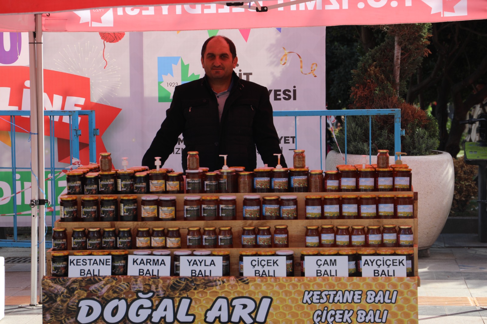 Balin en dogali Izmit'te bulustu Izmit Bal Günleri basladi (4) Balin en dogali Izmit'te bulustu Izmit Bal Günleri basladi (4)