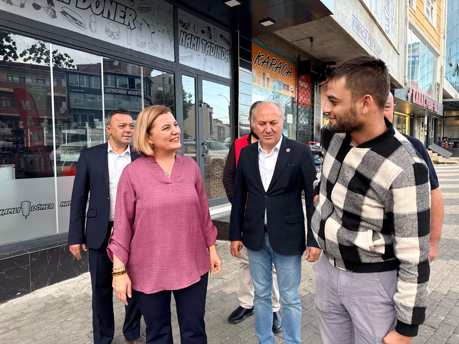 Başkan Hürriyet, güne Üçyol ve Bekirdere’de emekçilerle başladı (5) Başkan Hürriyet, güne Üçyol ve Bekirdere’de emekçilerle başladı (5)