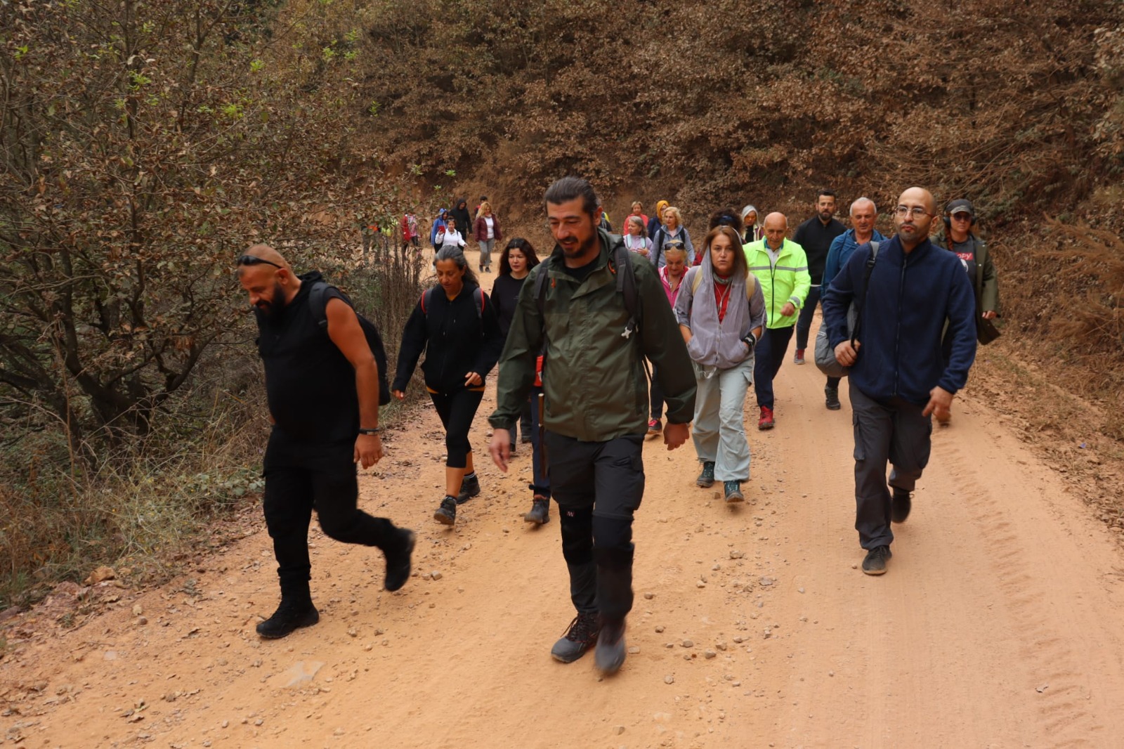 Bizim Köy Doga Yürüyüsü Üçgaziler'de gerçeklesti (2) Bizim Köy Doga Yürüyüsü Üçgaziler'de gerçeklesti (2)