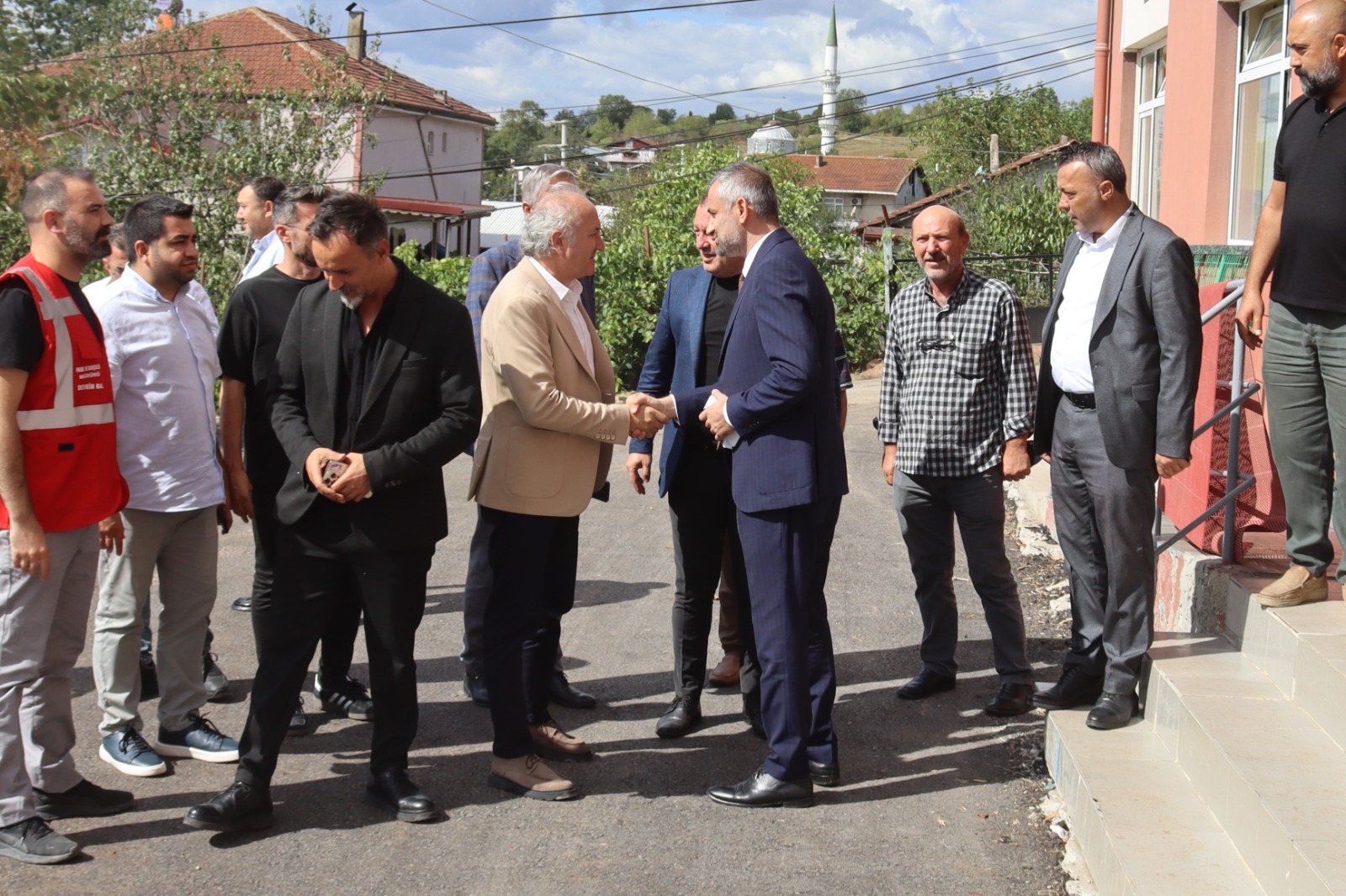 Durhasan’da talepler yerinde incelendi, yeni projeler planlandı (2) Durhasan’da talepler yerinde incelendi, yeni projeler planlandı (2)