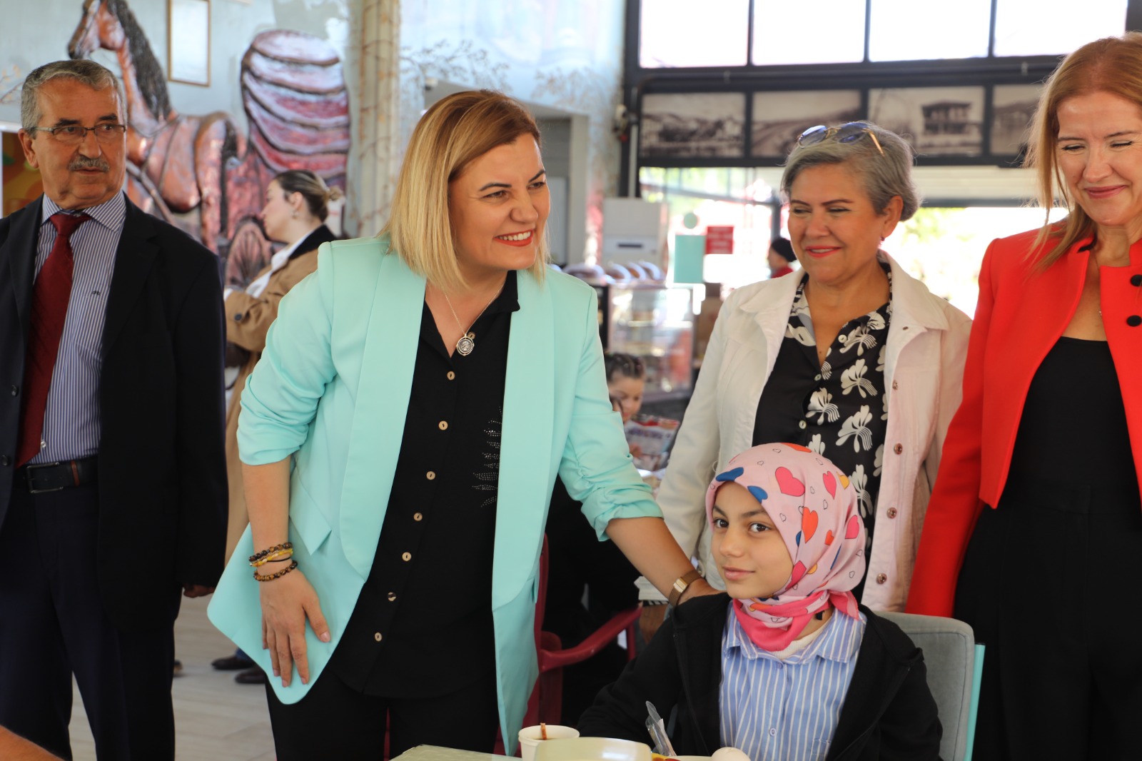 Fatma Baskan, din görevlilerini aileleriyle agirladi (1) Fatma Baskan, din görevlilerini aileleriyle agirladi (1)