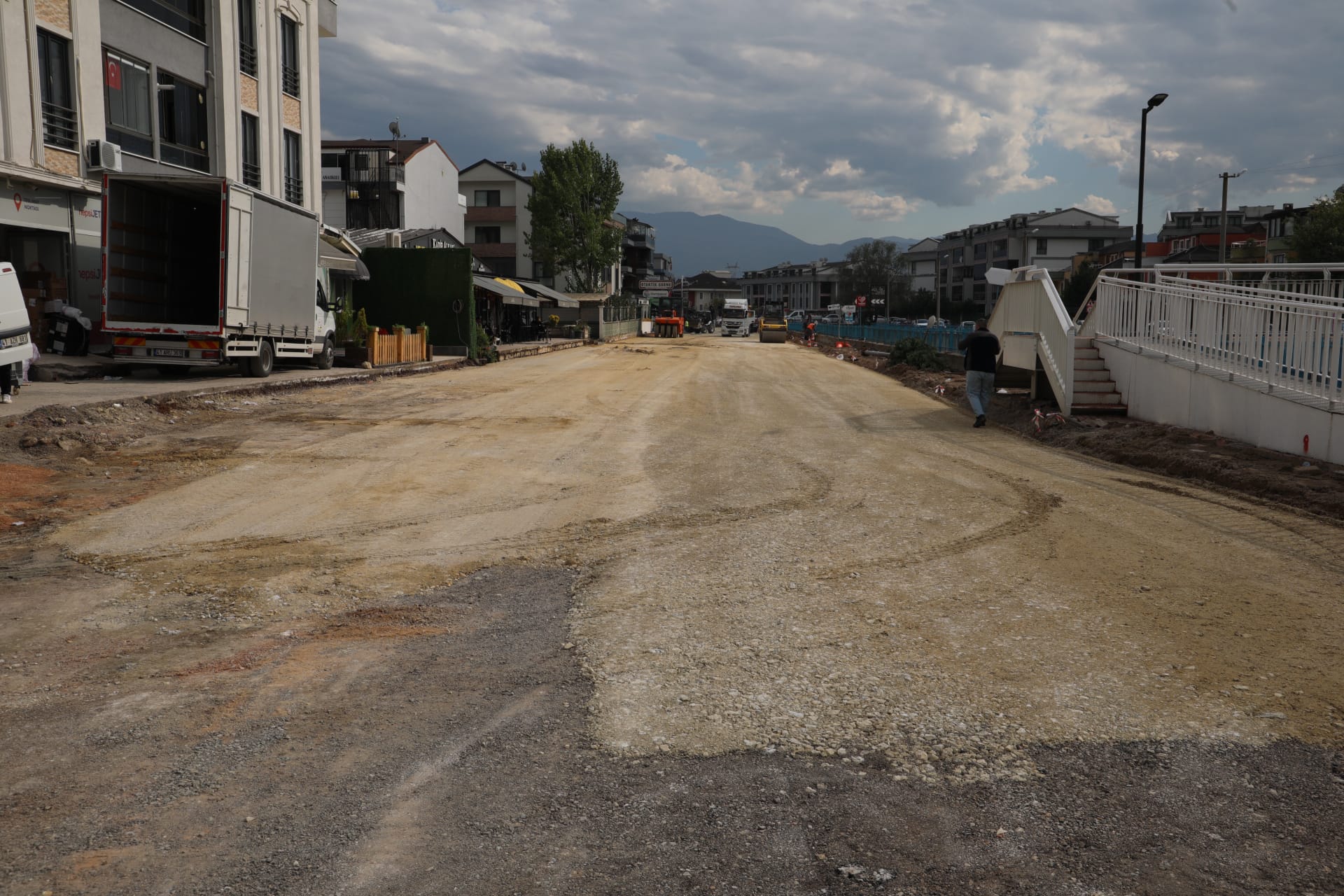 İzmit Belediyesi, Alikahya’da yıpranan yolları modern görünüme kavuşturuyor (3)