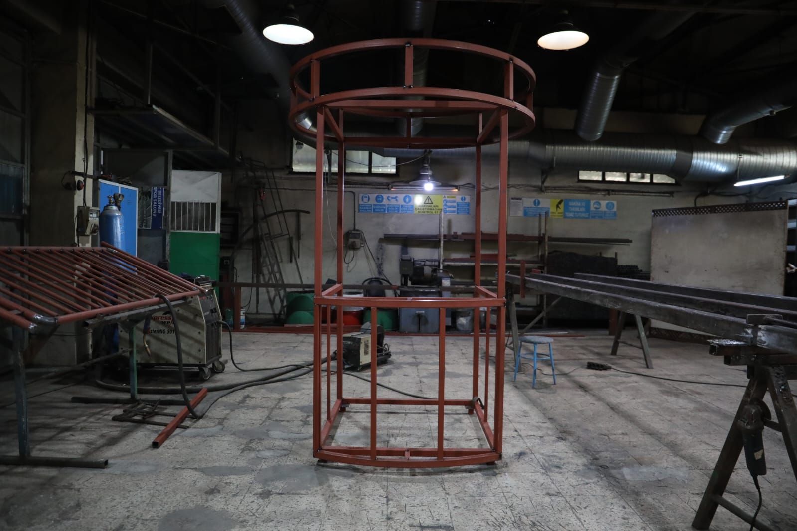 Izmit Belediyesi atölyeleri fabrika gibi üretmeye devam ediyor (3)