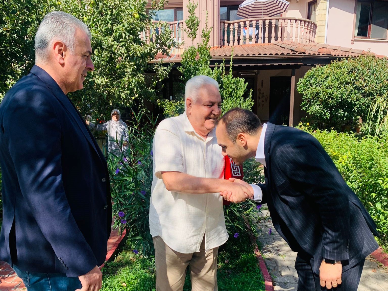 İzmit Belediyesi kahraman gazilerimize ziyaretlerini sürdürüyor (2)