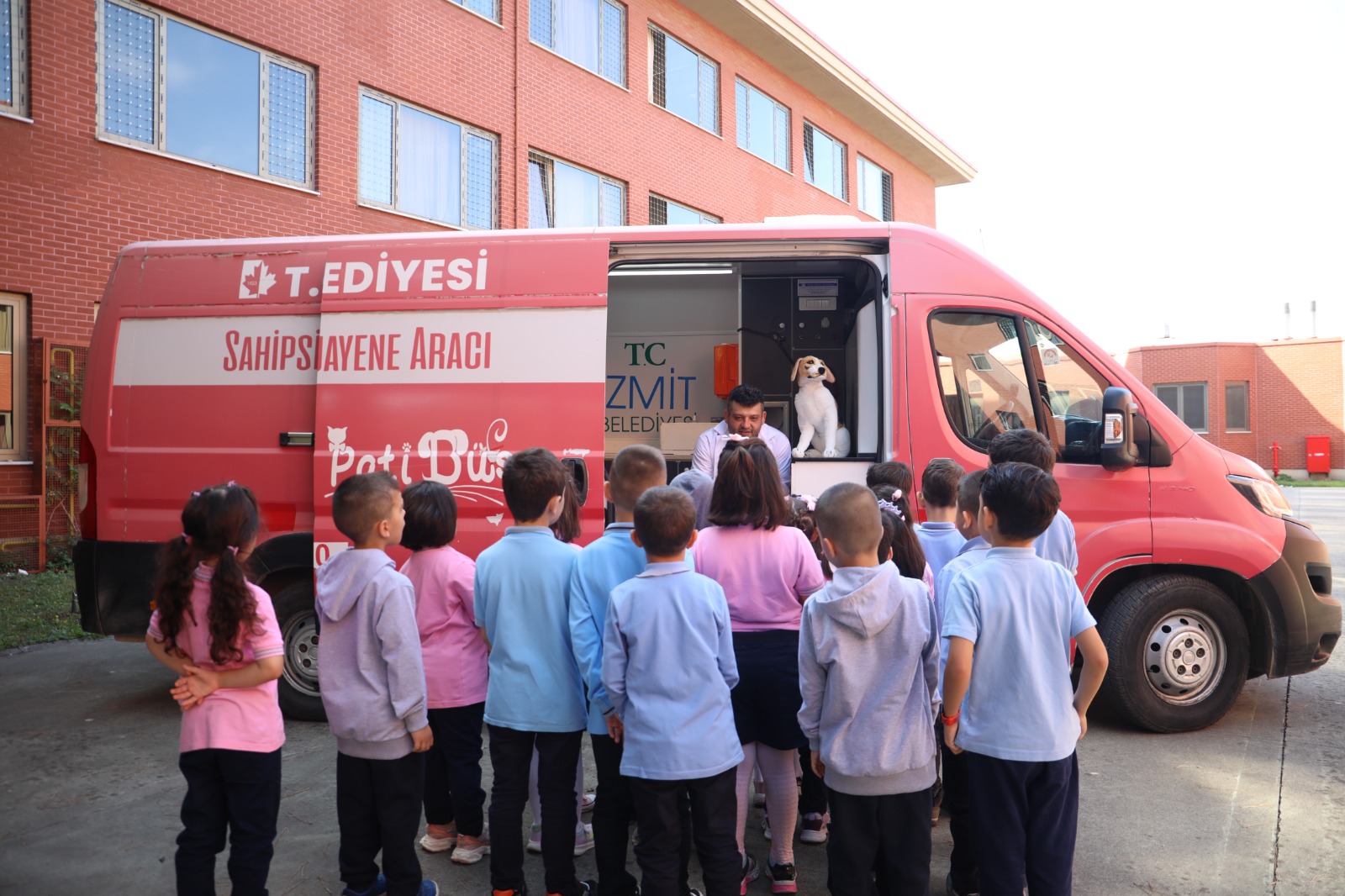 Izmit Belediyesinden miniklere hayvan dostu egitim programi (6)