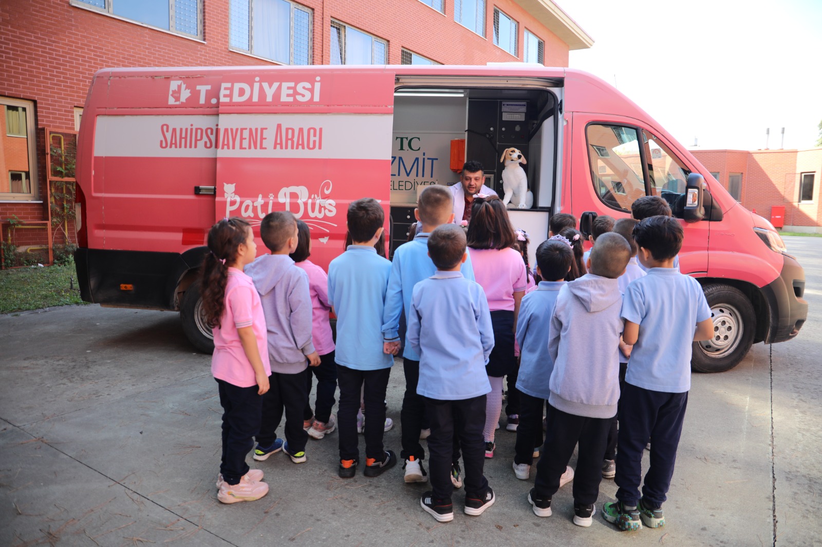 Izmit Belediyesinden miniklere hayvan dostu egitim programi (7)