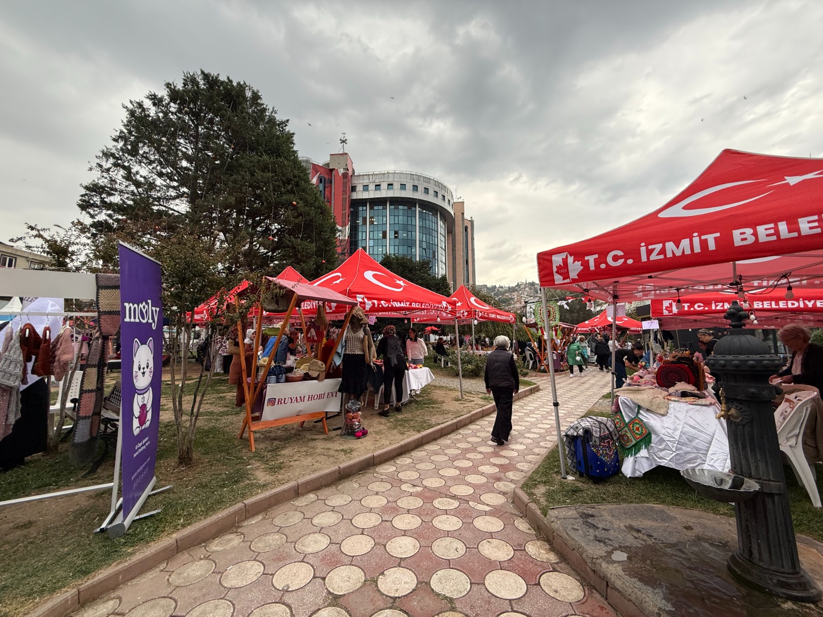 Izmit'te Örgü Festivali basladi (11) Izmit'te Örgü Festivali basladi (11)
