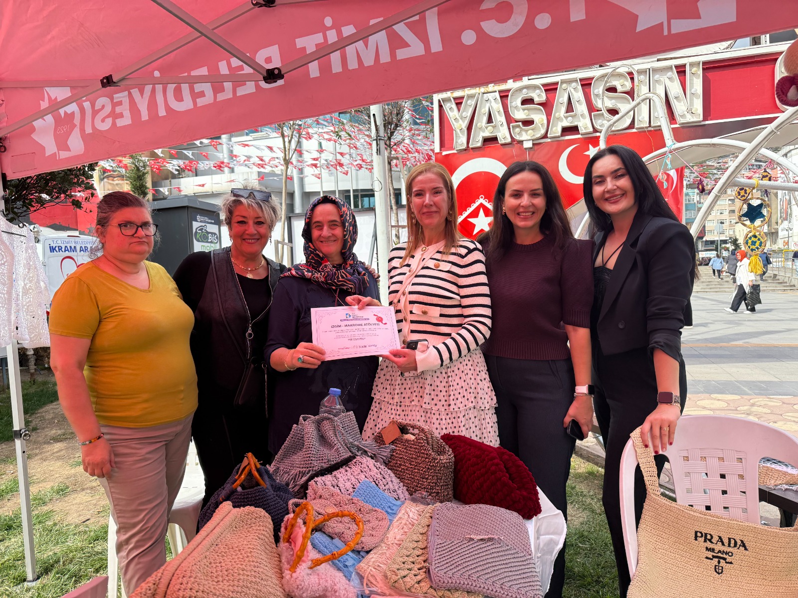 Izmit'te Örgü Festivali basladi (8) Izmit'te Örgü Festivali basladi (8)