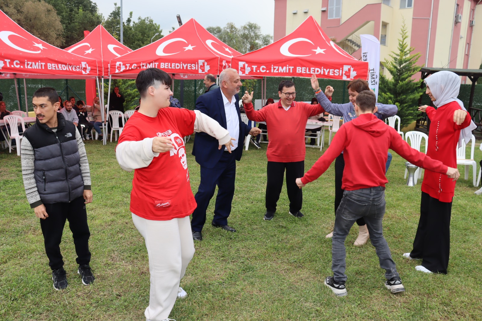 Otizm Spor ve Yaşam Evi’nde sonbahar şenliği coşkusu (5) Otizm Spor ve Yaşam Evi’nde sonbahar şenliği coşkusu (5)
