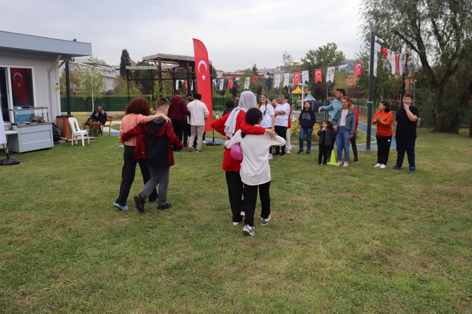 Otizm Spor ve Yaşam Evi’nde sonbahar şenliği coşkusu (7) Otizm Spor ve Yaşam Evi’nde sonbahar şenliği coşkusu (7)