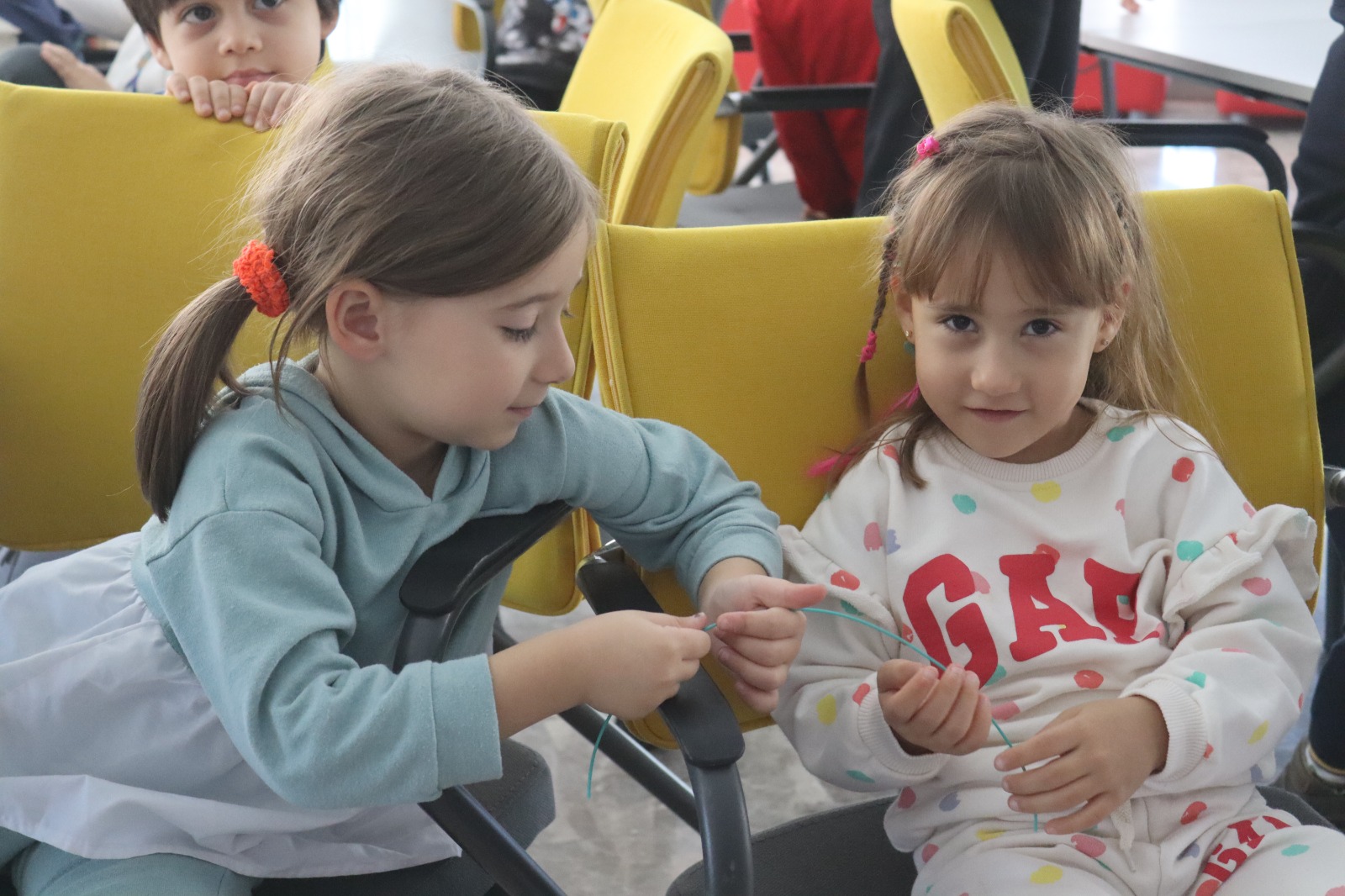 Çinar Çocuk Evleri ögrencileri 3D teknolojiyi deneyimledi (1) Çinar Çocuk Evleri ögrencileri 3D teknolojiyi deneyimledi (1)