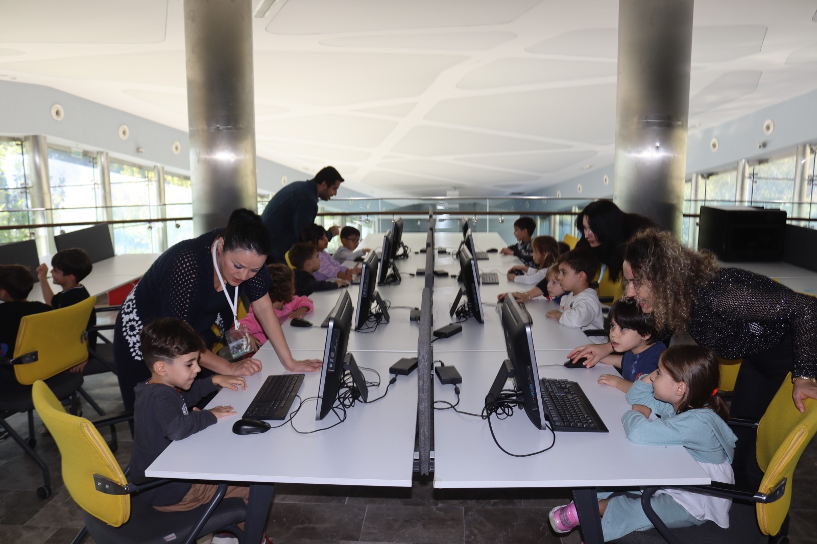 Çinar Çocuk Evleri ögrencileri 3D teknolojiyi deneyimledi (12) Çinar Çocuk Evleri ögrencileri 3D teknolojiyi deneyimledi (12)
