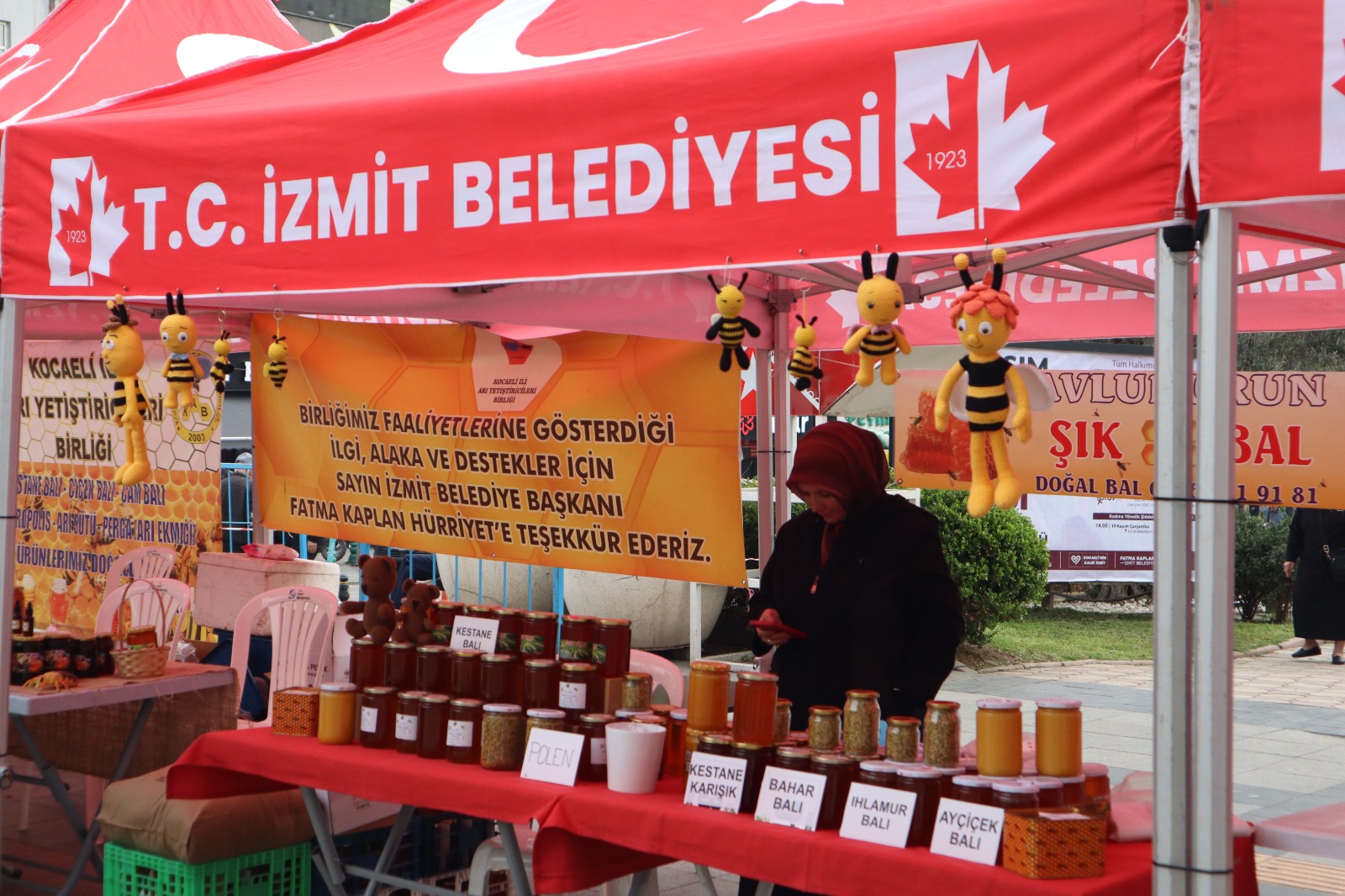 İzmit Bal Günleri Belediye Meydanı’nda başladı (3) İzmit Bal Günleri Belediye Meydanı’nda başladı (3)