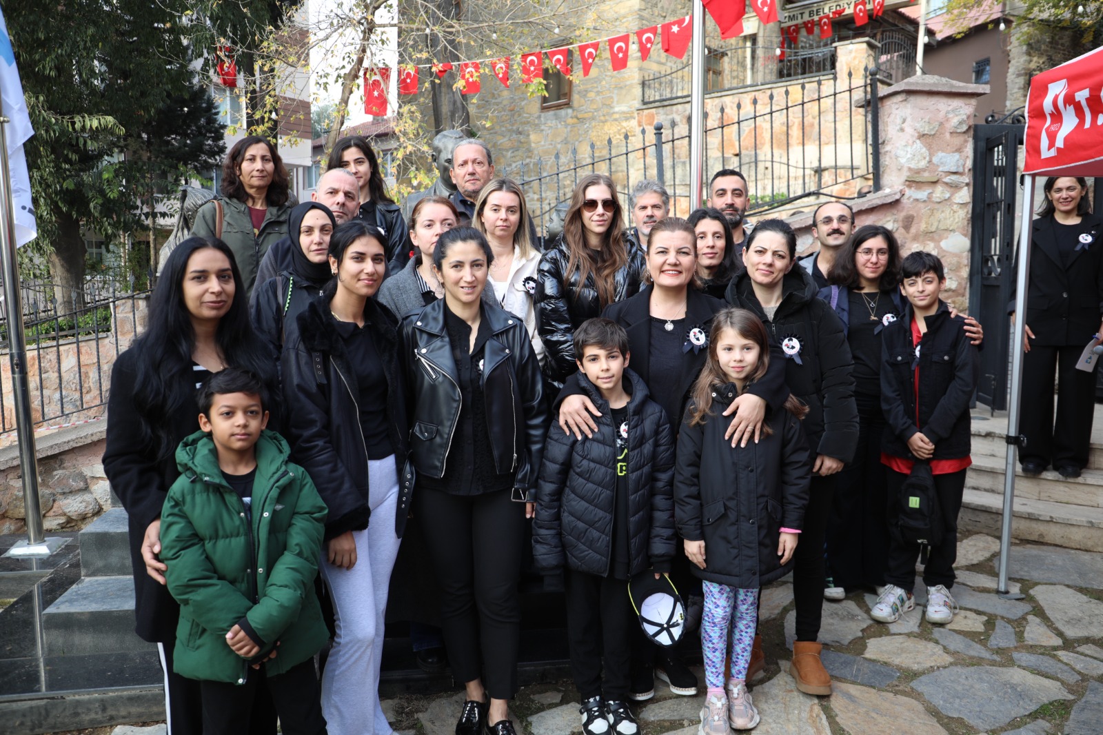 İzmit Belediyesi Atatürk'ü Andı (11)