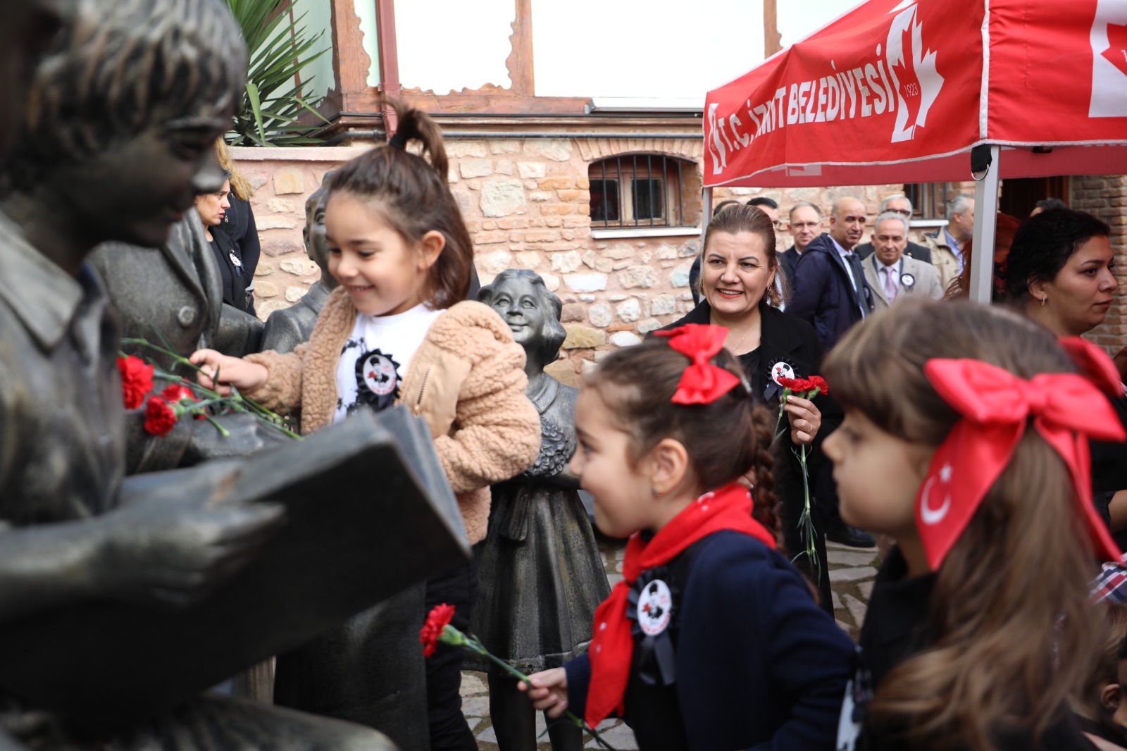 İzmit Belediyesi Atatürk'ü Andı (7)