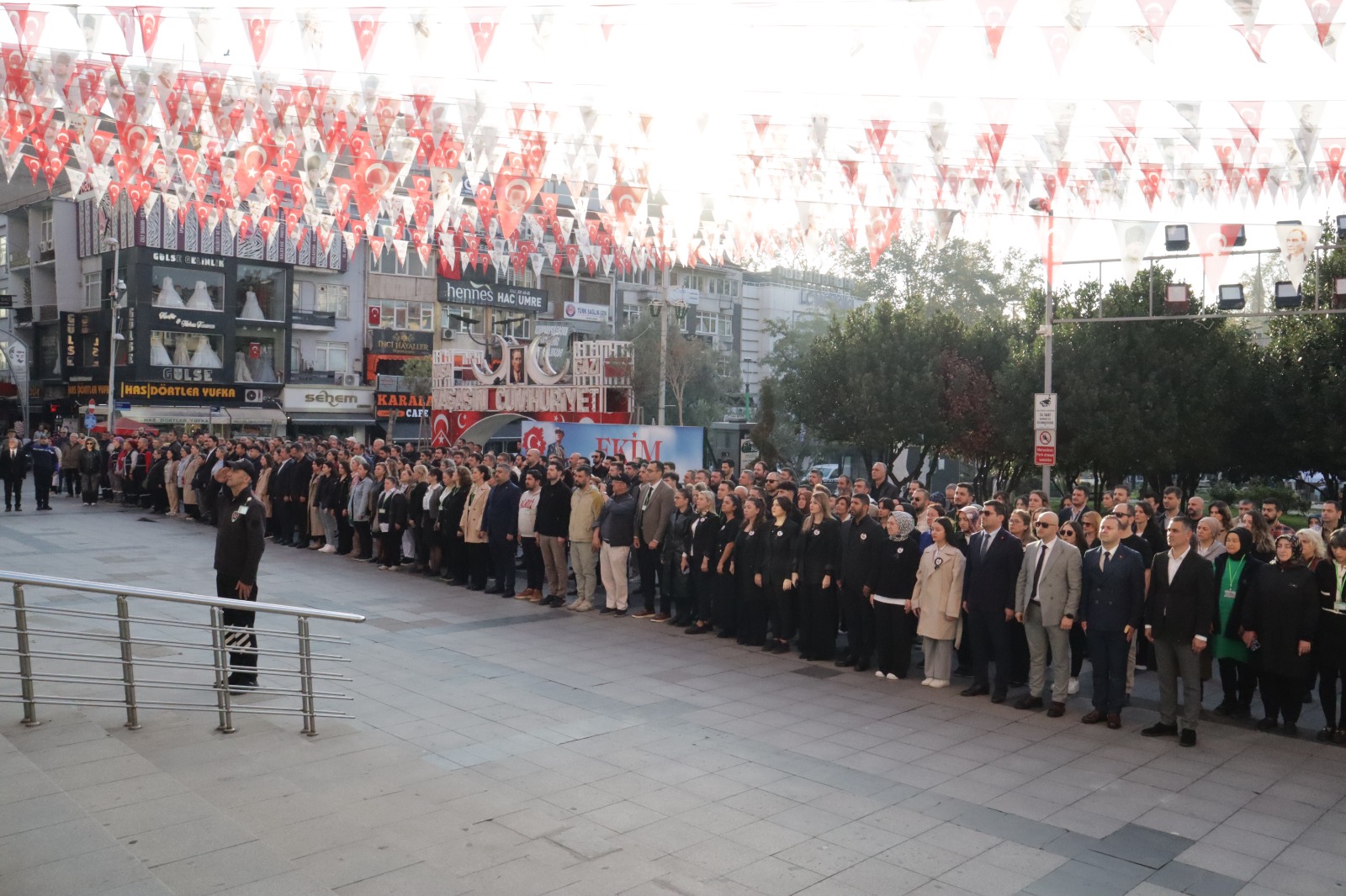Izmit Belediyesi, Ata'ya saygiyla kenetlendi (2)