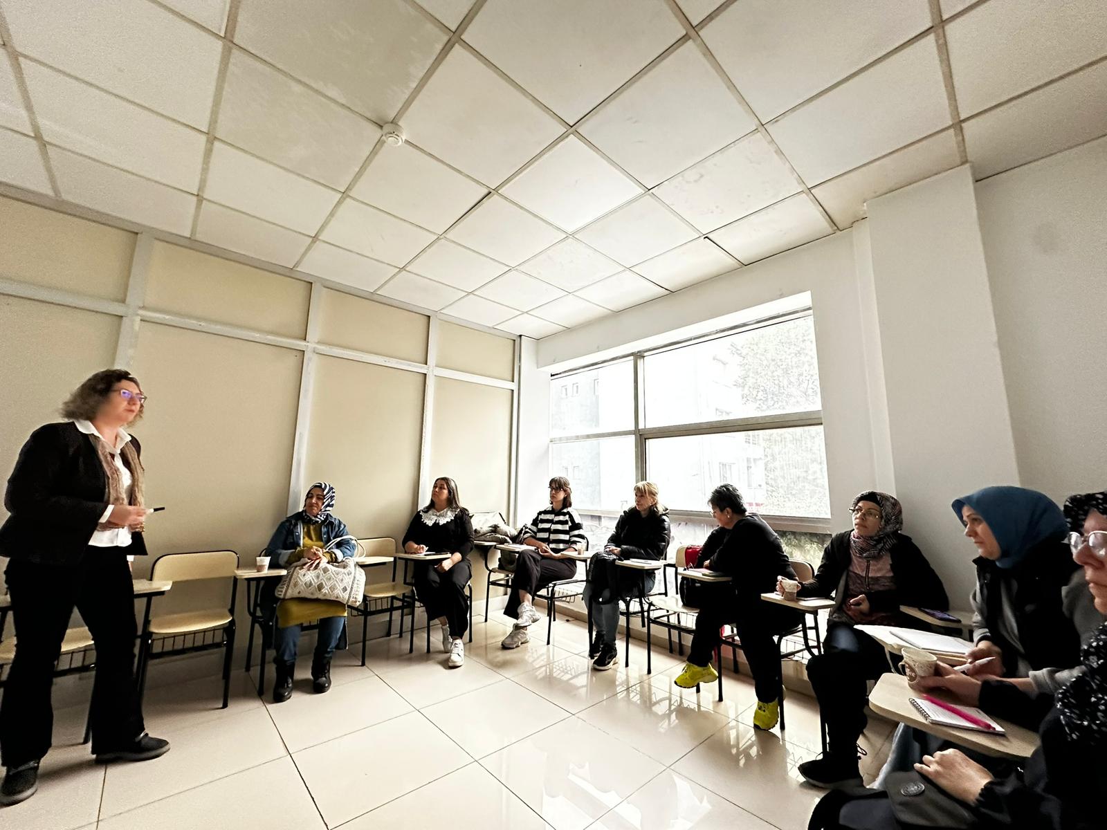 İzmit Belediyesi Engelsiz Ebeveyn Akademisi tüm hızıyla devam ediyor (3)