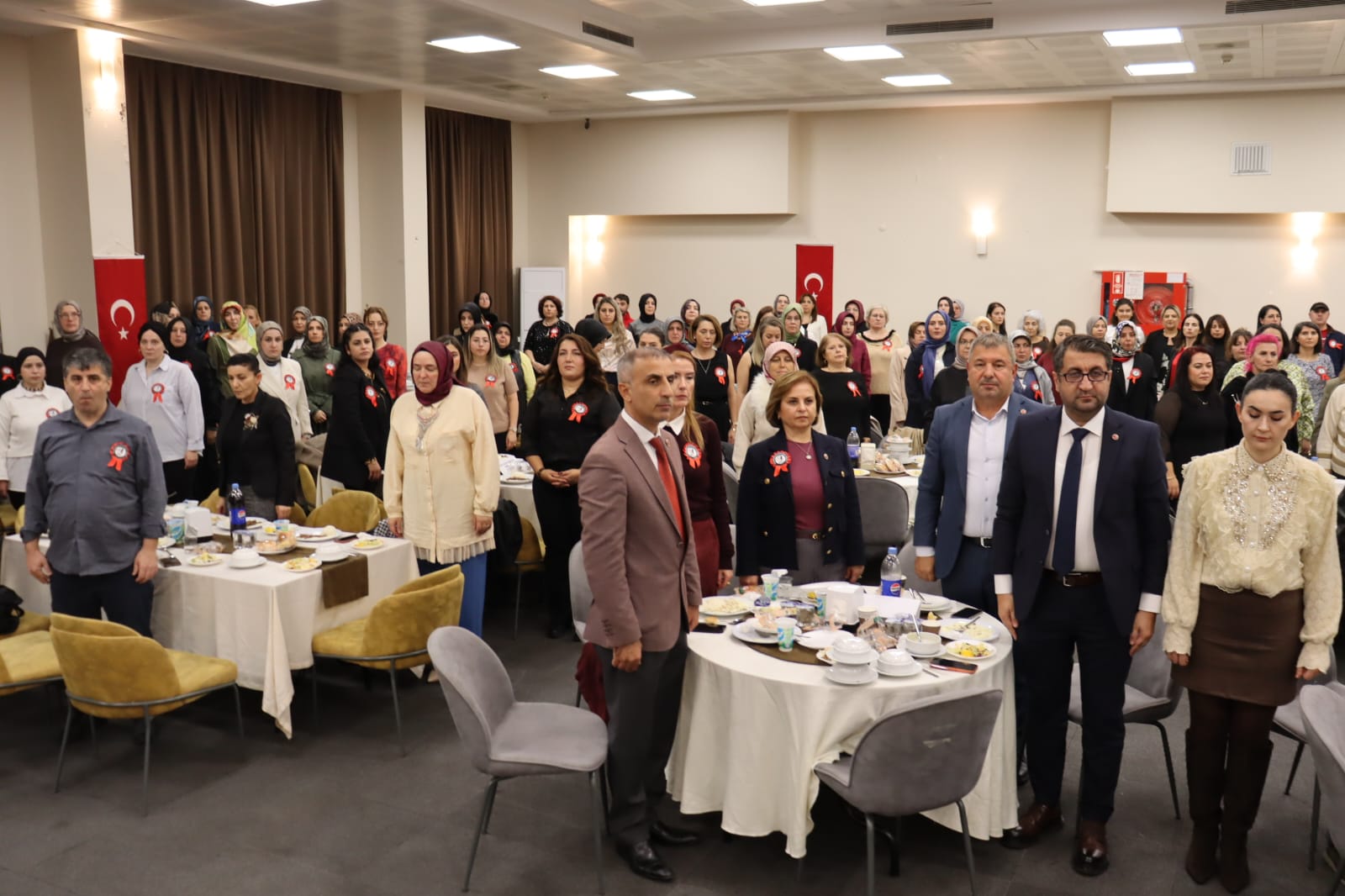 İzmit Belediyesi Öğretmenler Günü’nde eğitim emekçilerini buluşturdu (4) İzmit Belediyesi Öğretmenler Günü’nde eğitim emekçilerini buluşturdu (4)