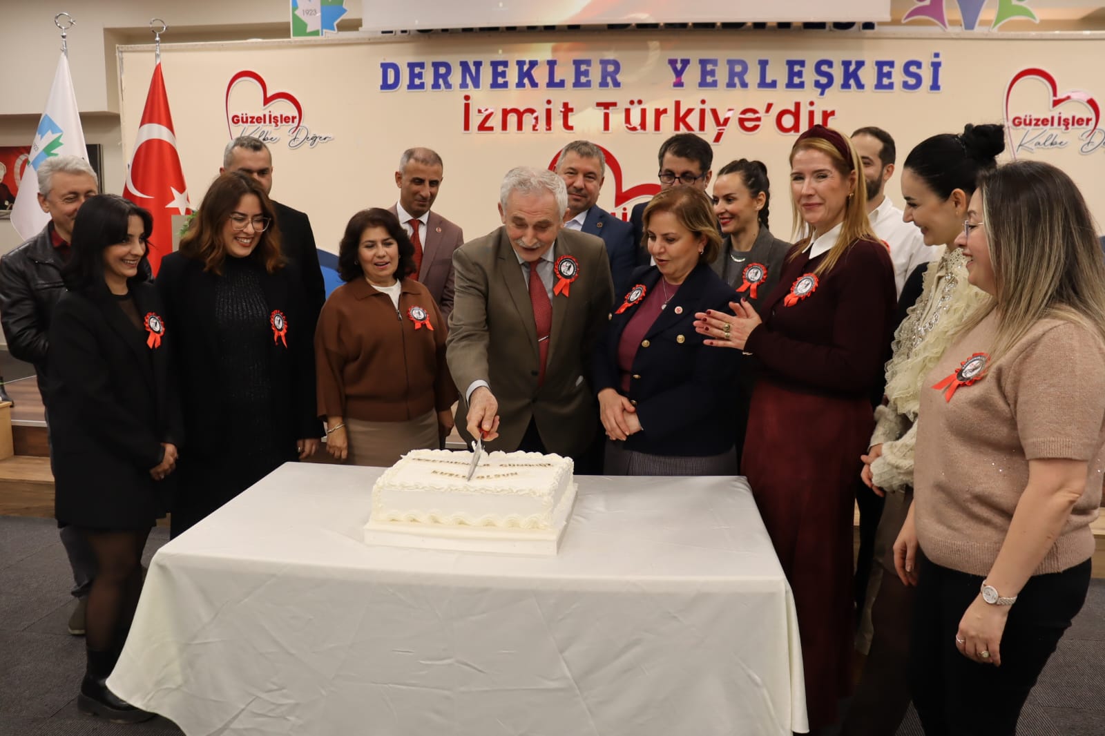İzmit Belediyesi Öğretmenler Günü’nde eğitim emekçilerini buluşturdu (6) İzmit Belediyesi Öğretmenler Günü’nde eğitim emekçilerini buluşturdu (6)