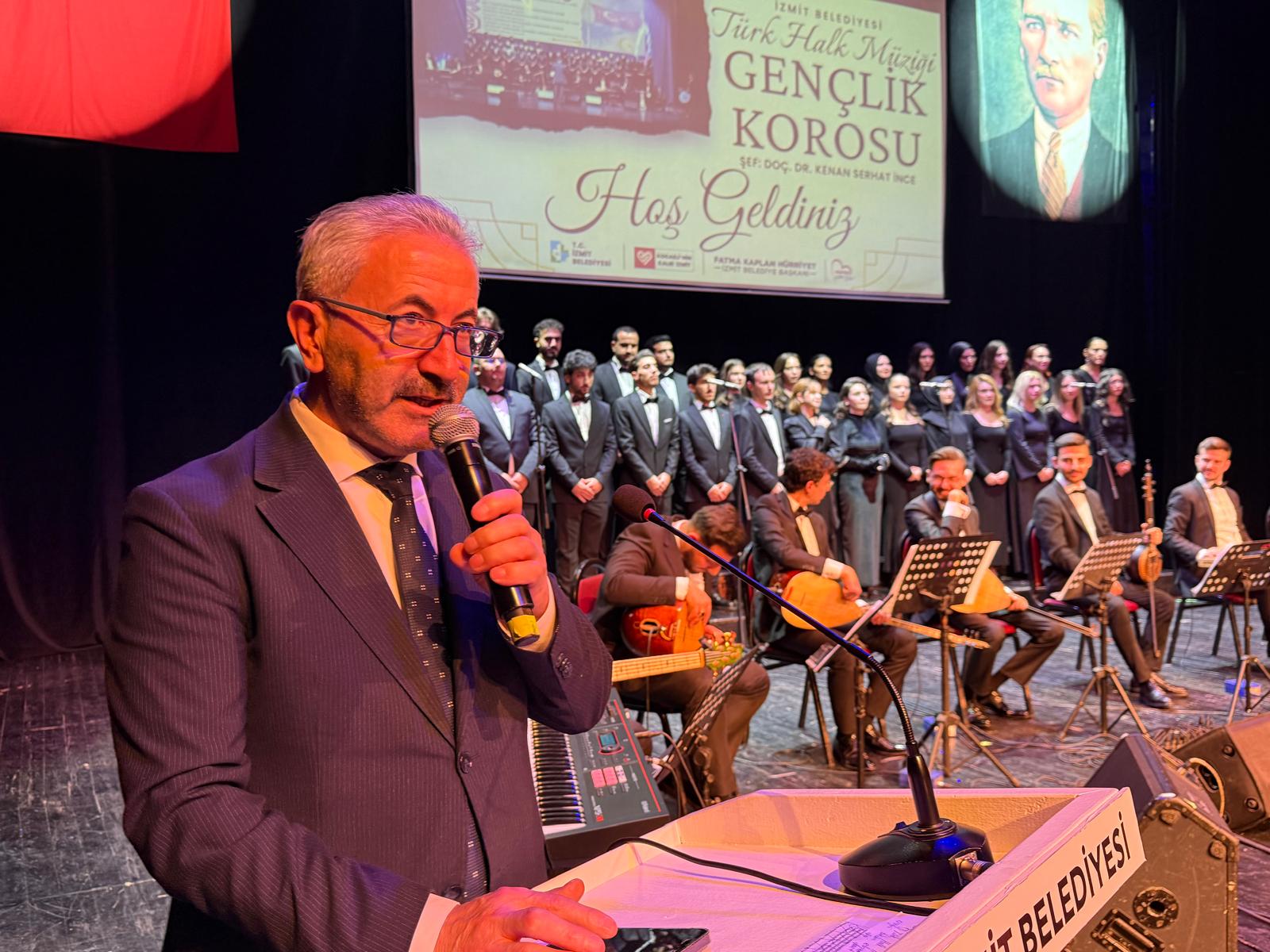 Izmit Belediyesi THM Gençlik Korosu'ndan muhtesem konser (12) Izmit Belediyesi THM Gençlik Korosu'ndan muhtesem konser (12)
