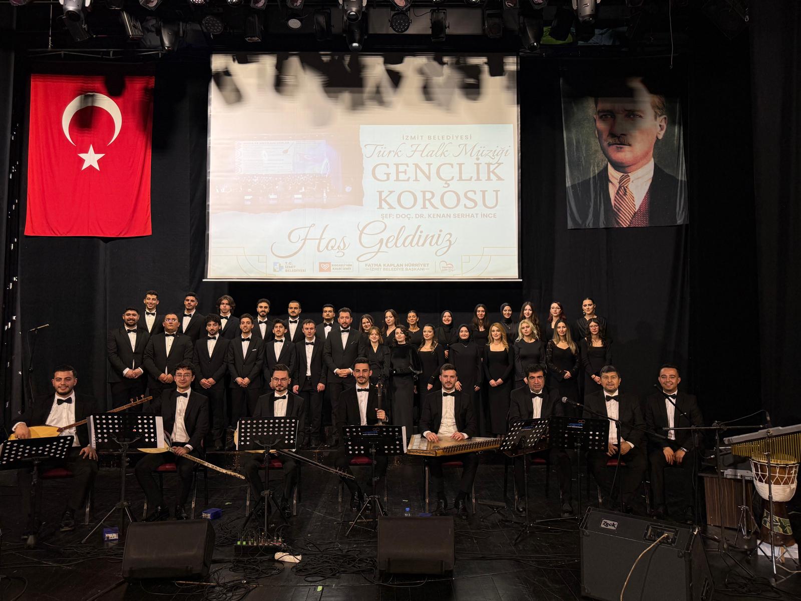 Izmit Belediyesi THM Gençlik Korosu'ndan muhtesem konser (14) Izmit Belediyesi THM Gençlik Korosu'ndan muhtesem konser (14)
