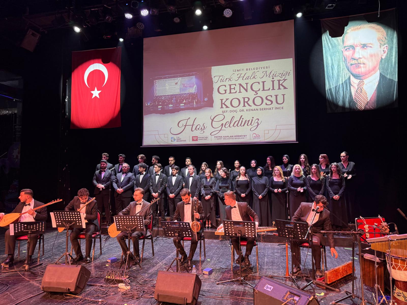 Izmit Belediyesi THM Gençlik Korosu'ndan muhtesem konser (3) Izmit Belediyesi THM Gençlik Korosu'ndan muhtesem konser (3)