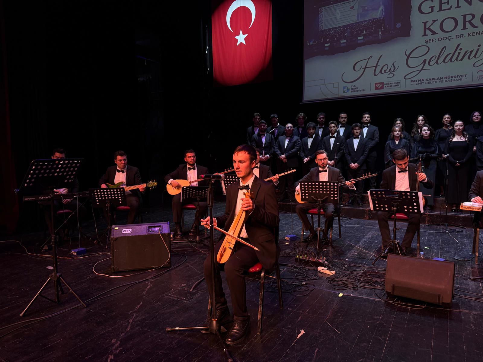 Izmit Belediyesi THM Gençlik Korosu'ndan muhtesem konser (8) Izmit Belediyesi THM Gençlik Korosu'ndan muhtesem konser (8)