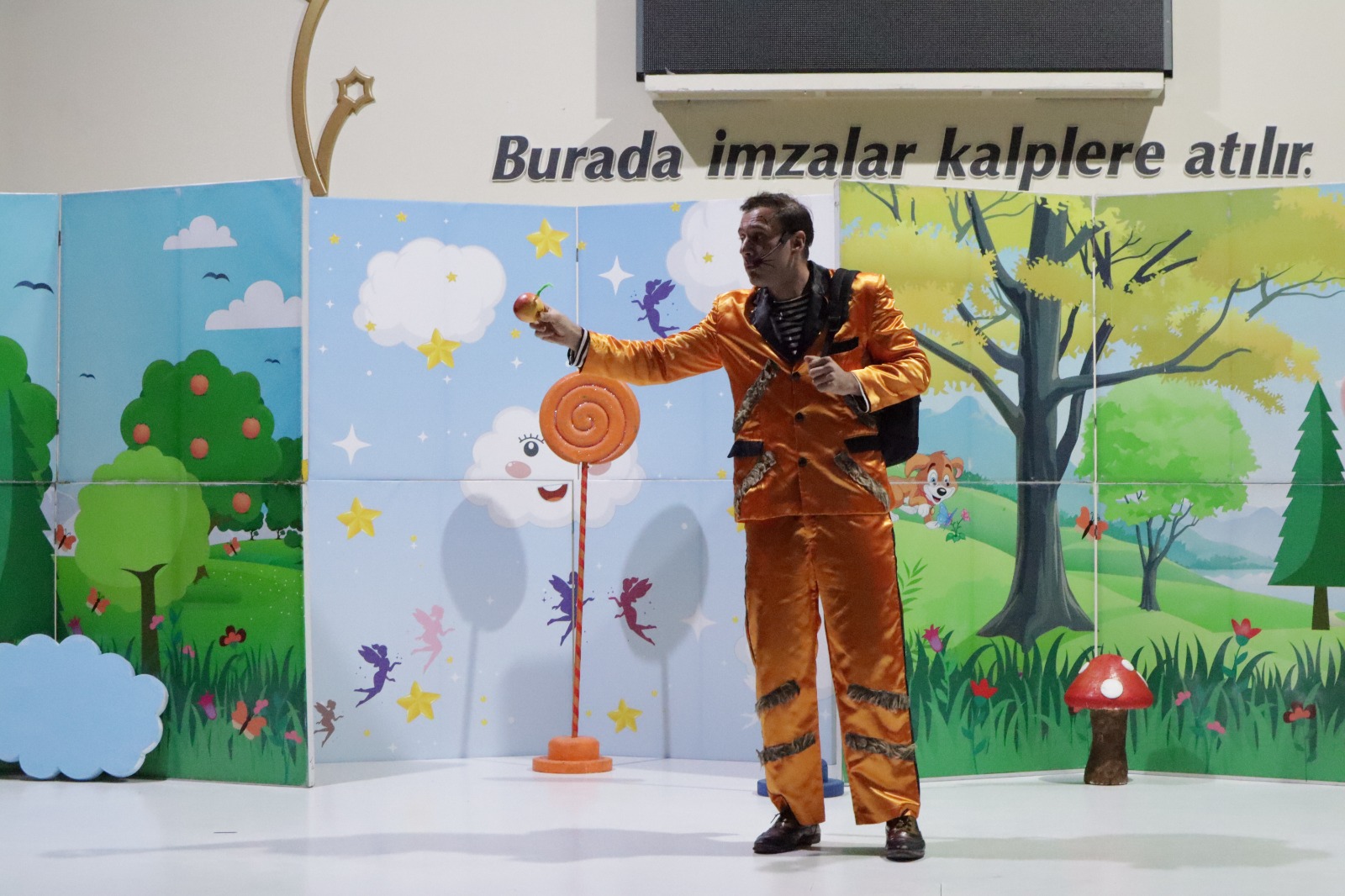 İzmit Belediyesinden Çocuk Hakları Gününe özel tiyatro gösterisi (8)