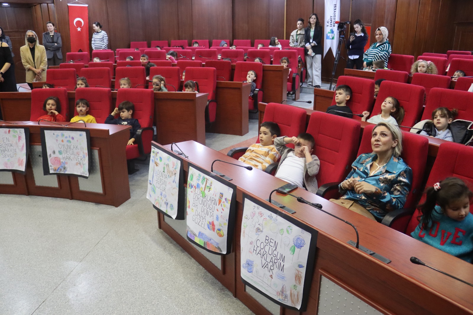 İzmit Belediyesinden Dünya Çocuk Hakları Günü’ne özel farkındalık programı (3)
