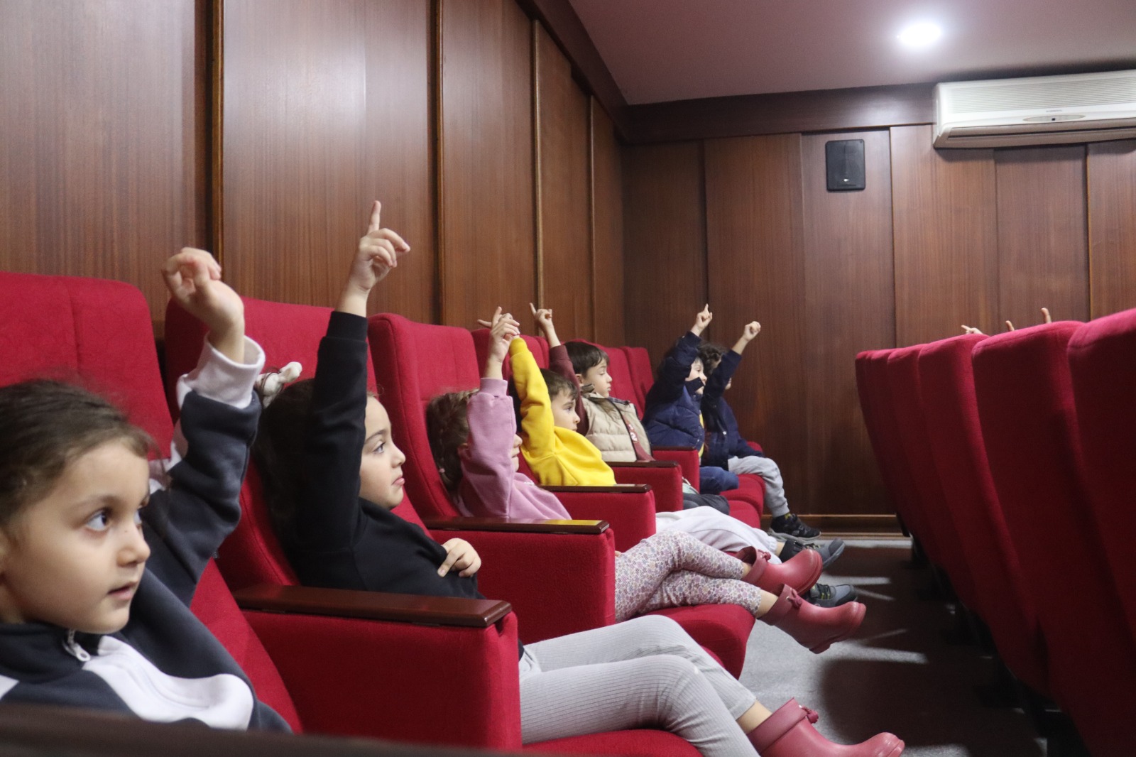 İzmit Belediyesinden Dünya Çocuk Hakları Günü’ne özel farkındalık programı (6)
