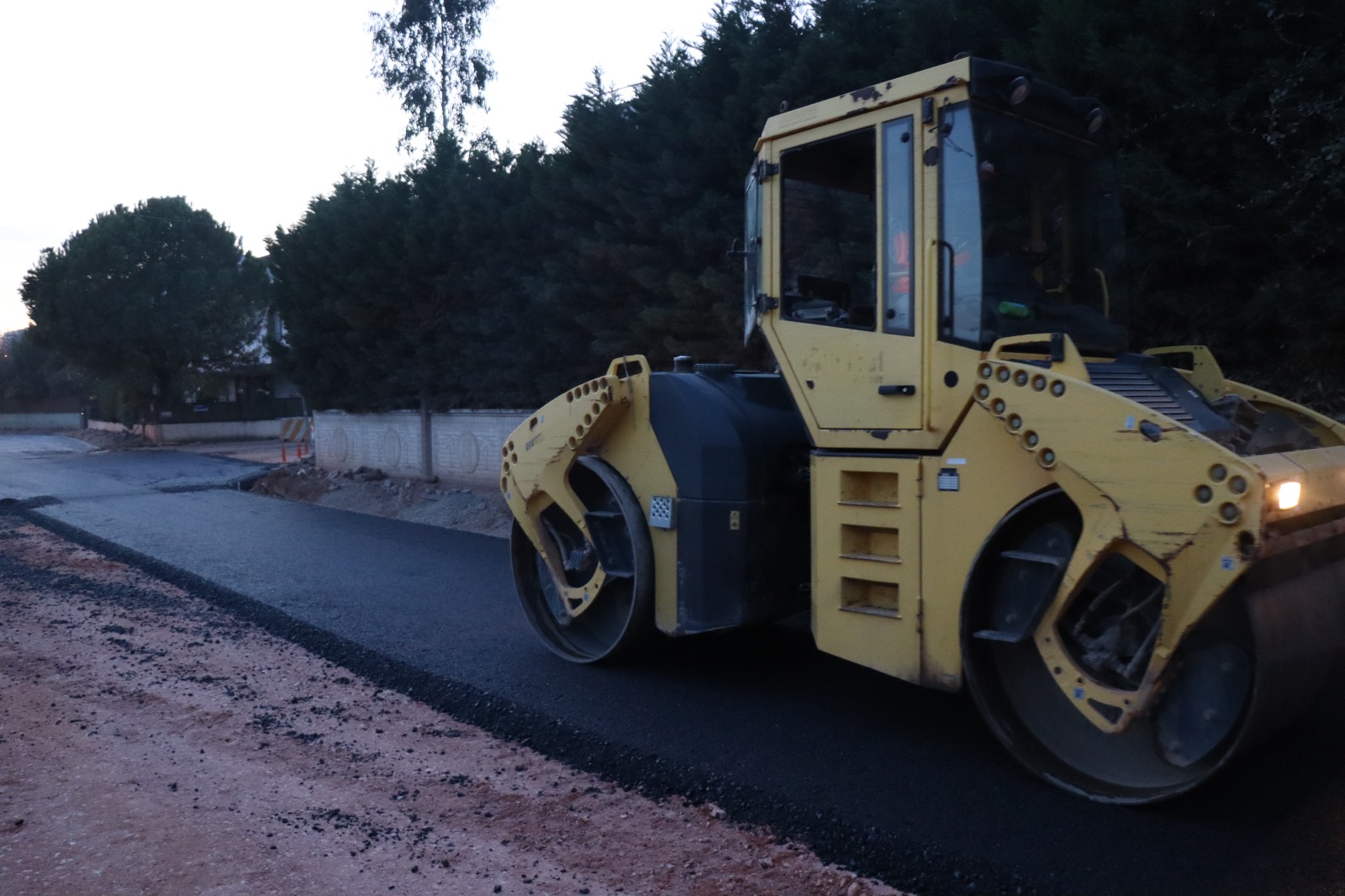 İzmit Belediyesinden Yahya Kaptan’a konforlu yollar (2)